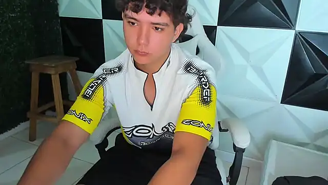 Dani cumboy online show from December 21, 2:47 pm