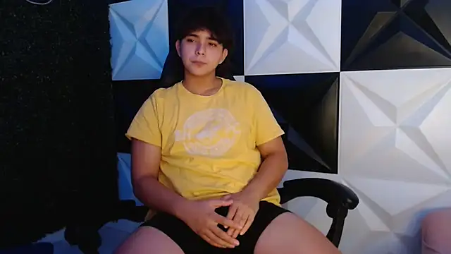 Snapshot of Dani_cumboy chatting on February 27, 4:31 am Dani cumboy online show from February 27, 4:31 am
