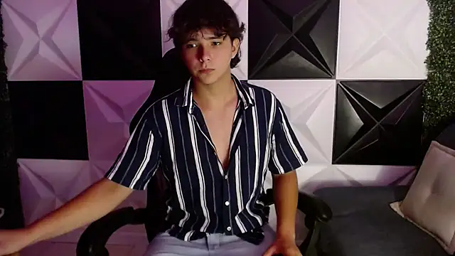 Snapshot of Dani_cumboy chatting on January 20, 2:53 am Dani cumboy online show from January 20, 2:53 am