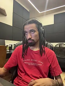 hotcamboy420 online show from April 15, 3:39 am