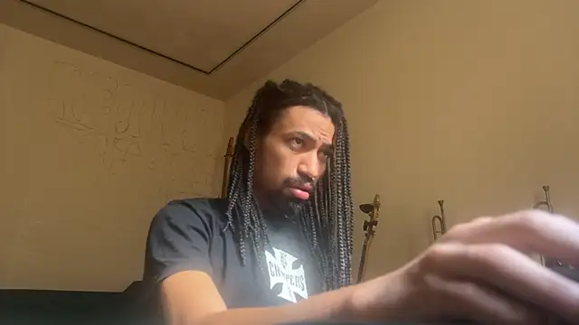 Snapshot of hotcamboy420 chatting on November 1, 4:00 pm hotcamboy420 online show from November 1, 4:00 pm