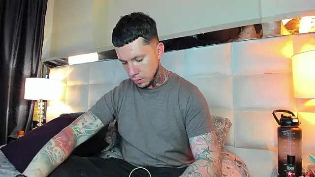 Snapshot of Adam_tatto chatting on October 16, 5:15 am Adam tatto online show from October 16, 5:15 am