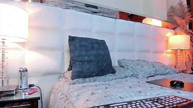 Snapshot of Adam_tatto chatting on November 2, 5:12 am Adam tatto online show from November 2, 5:12 am