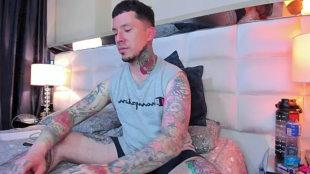 Snapshot of Adam_tatto chatting on October 24, 5:20 am Adam tatto online show from October 24, 5:20 am