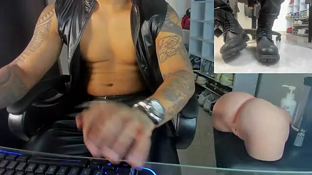 Snapshot of king_diablo666 chatting on October 23, 6:55 pm king diablo666 online show from October 23, 6:55 pm