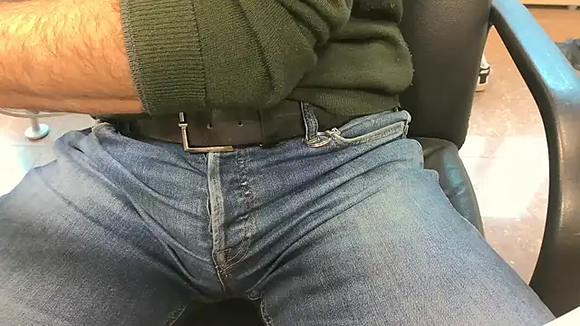 alessandroman2114 online show from April 10, 4:58 pm