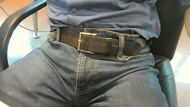 alessandroman2114 online show from April 21, 4:24 pm