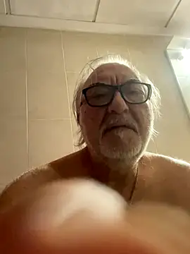 Snapshot of EroticVenetian chatting on October 19, 7:00 am EroticVenetian online show from October 19, 7:00 am