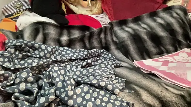 Snapshot of EroticVenetian chatting on October 27, 9:00 am EroticVenetian online show from October 27, 9:00 am