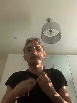 LaMaterialista online show from March 17, 3:58 pm