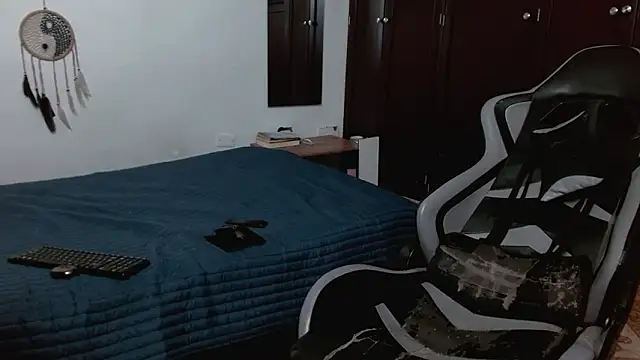 aaron blug online show from February 1, 10:52 pm