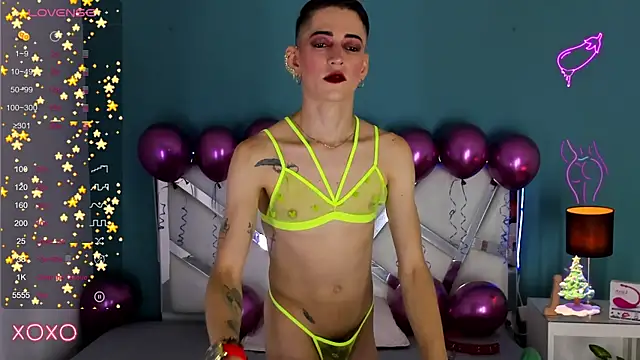 Snapshot of dominic_thailor chatting on December 22, 1:33 pm dominic thailor online show from December 22, 1:33 pm