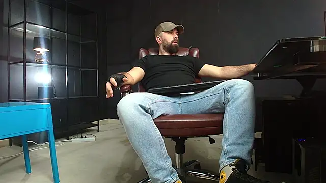Snapshot of JackEthann chatting on January 6, 6:47 am JackEthann online show from January 6, 6:47 am