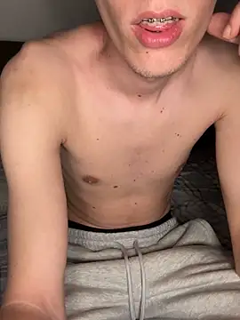 alexyourboy online show from May 10, 8:10 pm