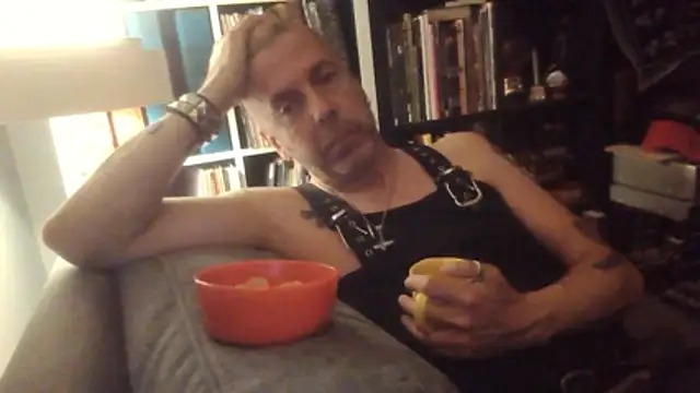 SHARPSkinhead online show from June 6, 9:21 pm