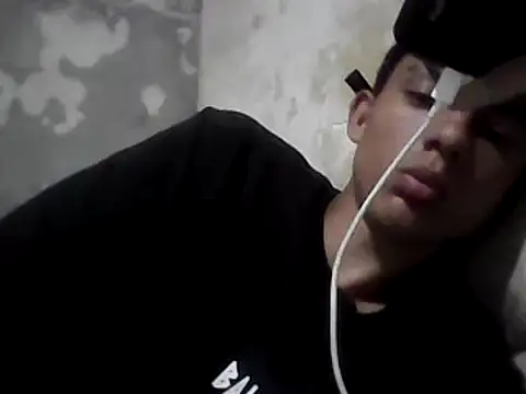 andrefelip69 online show from December 9, 1:07 am