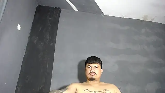 Snapshot of DickMasterfindom chatting on October 23, 4:05 am DickMasterfindom online show from October 23, 4:05 am