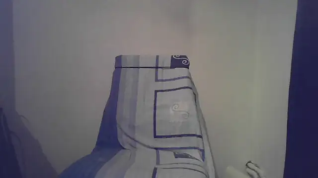 Snapshot of fl3xxx1 chatting on February 10, 8:10 pm fl3xxx1 online show from February 10, 8:10 pm