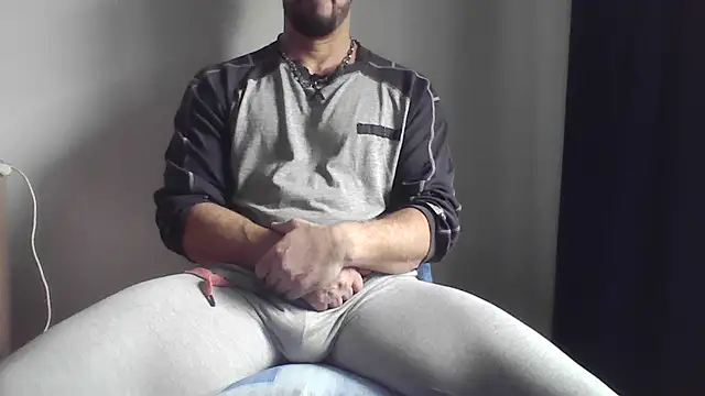 Snapshot of fl3xxx1 chatting on February 15, 9:27 am fl3xxx1 online show from February 15, 9:27 am