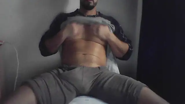 Snapshot of fl3xxx1 chatting on December 2, 11:21 am fl3xxx1 online show from December 2, 11:21 am