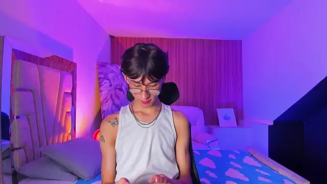 Snapshot of JasperCooper_ chatting on October 3, 2:00 pm JasperCooper online show from October 3, 2:00 pm
