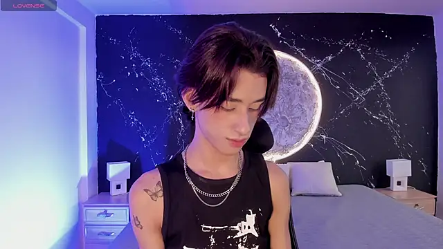 Snapshot of JasperCooper_ chatting on December 12, 1:49 pm JasperCooper online show from December 12, 1:49 pm