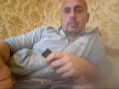 Snapshot of Basszos88i chatting on September 27, 10:40 pm Basszos88i online show from September 27, 10:40 pm