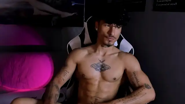 Thomas Fit1 online show from April 15, 7:58 pm