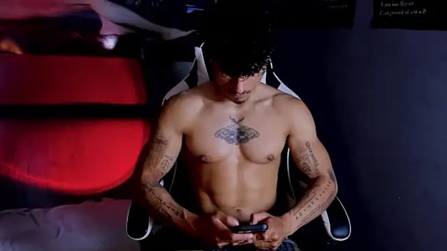 Thomas Fit1 online show from April 28, 12:49 am