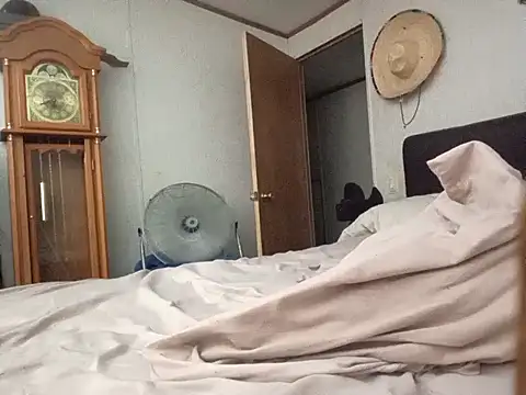 Xoc8  online show from March 15, 10:05 pm