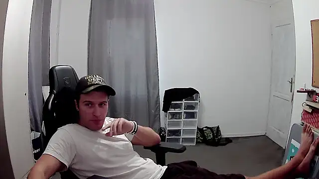 PKrisztian online show from October 8, 7:24 am
