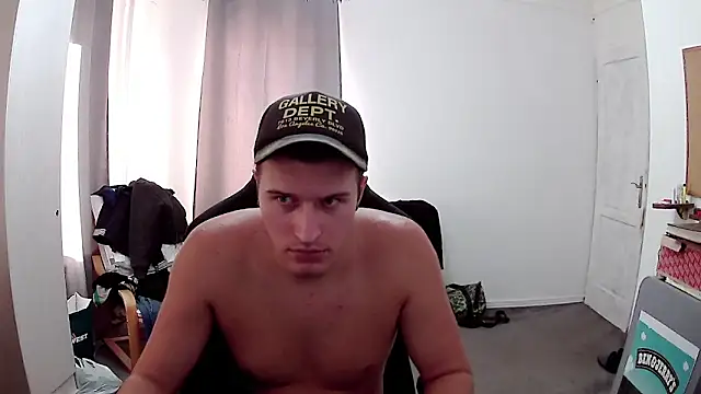Snapshot of PKrisztian chatting on September 22, 2:38 pm PKrisztian online show from September 22, 2:38 pm