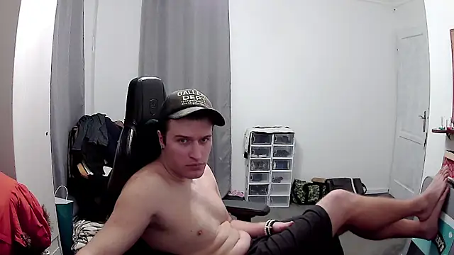 PKrisztian online show from April 28, 8:24 pm