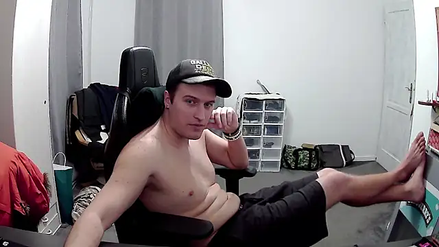 PKrisztian online show from April 24, 8:33 pm