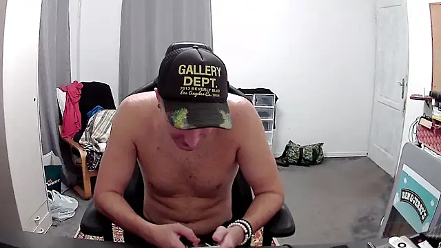 PKrisztian online show from November 11, 11:43 pm