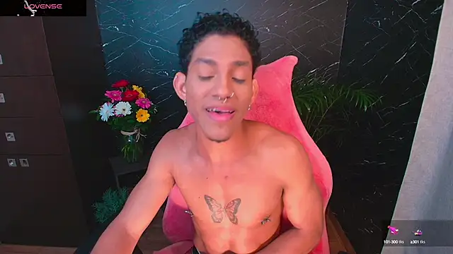 Snapshot of Palo_santo chatting on October 17, 8:29 am Palo santo online show from October 17, 8:29 am