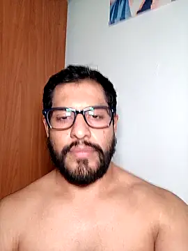Snapshot of HombreS3n chatting on March 3, 10:18 pm HombreS3n online show from March 3, 10:18 pm