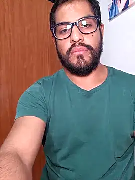 Snapshot of HombreS3n chatting on March 1, 10:21 pm HombreS3n online show from March 1, 10:21 pm
