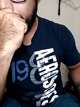Snapshot of HombreS3n chatting on October 18, 1:21 am HombreS3n online show from October 18, 1:21 am