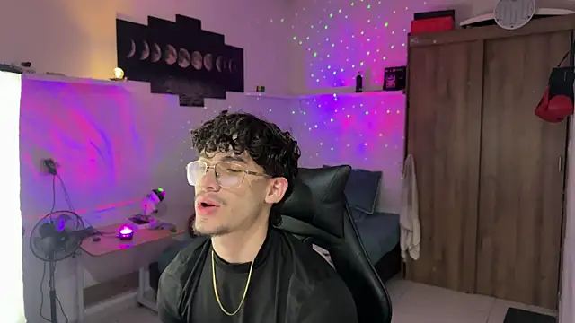 Kisan Smith online show from April 27, 5:37 am