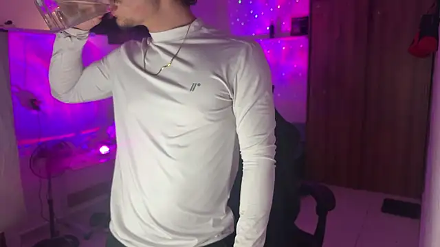 Kisan Smith online show from April 28, 3:44 am