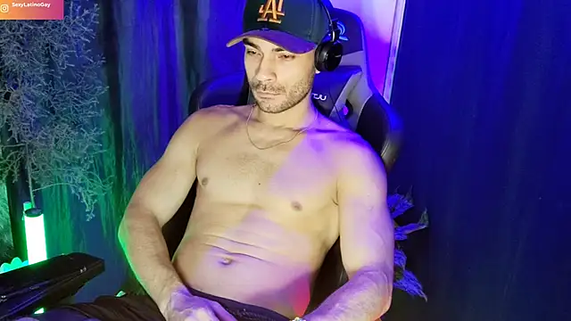 Snapshot of sexyboycolombi4 chatting on March 17, 7:57 am sexyboycolombi4 online show from March 17, 7:57 am