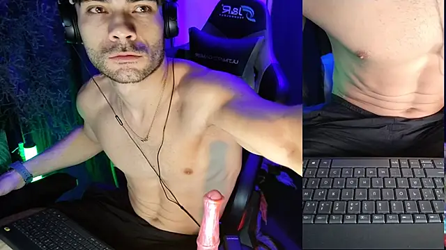 Snapshot of sexyboycolombi4 chatting on March 15, 9:27 pm sexyboycolombi4 online show from March 15, 9:27 pm