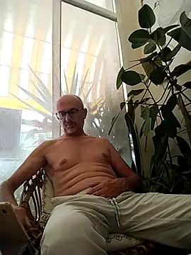 Snapshot of MadProfessor chatting on September 25, 2:38 pm MadProfessor online show from September 25, 2:38 pm