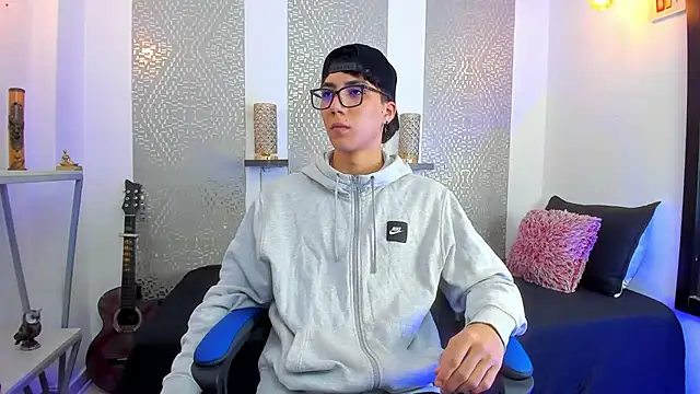 Snapshot of Nikolay_Gregori chatting on March 4, 3:55 am Nikolay Gregori online show from March 4, 3:55 am