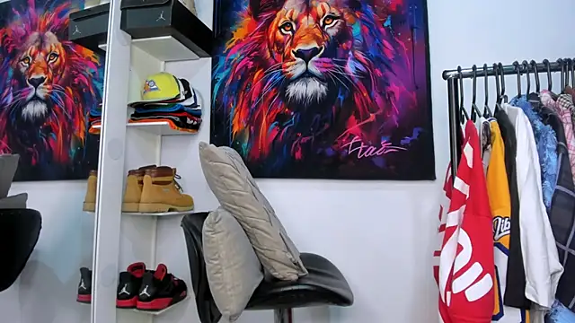 Snapshot of Pantera_black_21 chatting on October 21, 2:25 am Pantera black 21 online show from October 21, 2:25 am