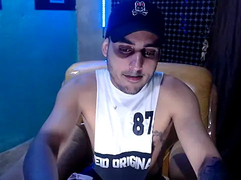 Snapshot of xxxxhotxoxo chatting on December 19, 4:56 am xxxxhotxoxo online show from December 19, 4:56 am