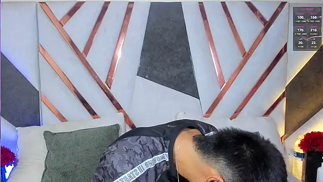 its liam18 online show from February 15, 8:50 pm