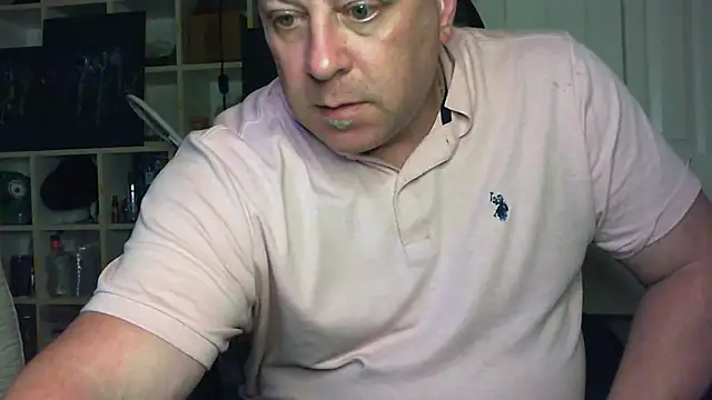 Snapshot of Mic_Oxinner chatting on September 30, 11:03 am Mic Oxinner online show from September 30, 11:03 am