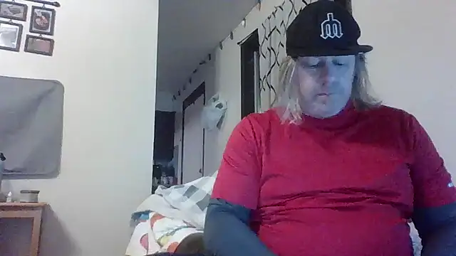 Snapshot of Mic_Oxinner chatting on January 13, 12:24 pm Mic Oxinner online show from January 13, 12:24 pm